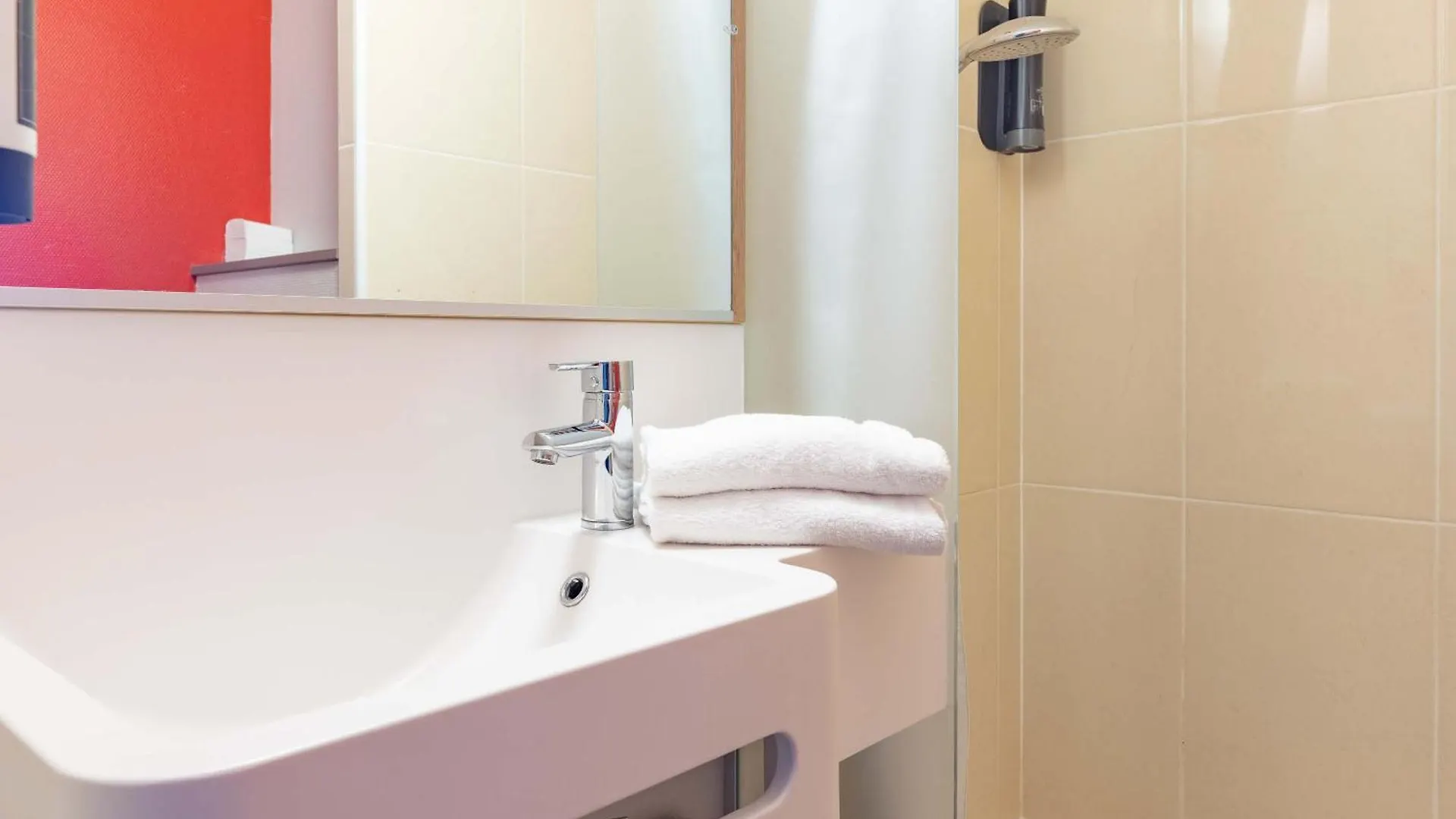 **  B&B Hotel Saint Malo Sud France
