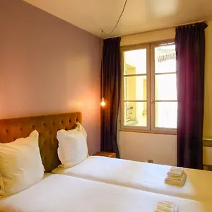 Appartement Buffon 301- équipé Et Spacieux- 2p- 05 