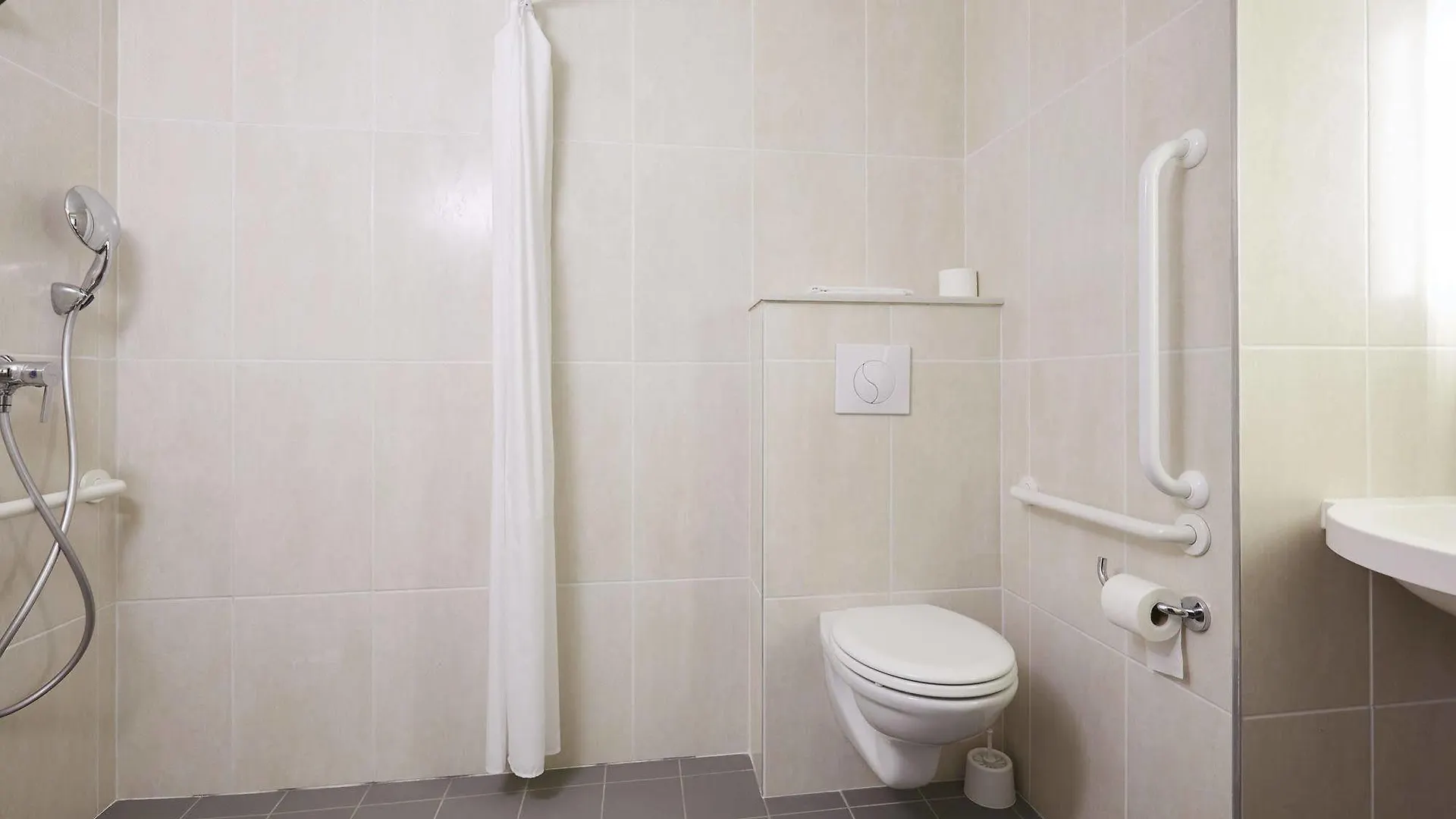 B&B HOTEL Saint Malo Sud 2*, Saint-Jouan-des-Guérets France