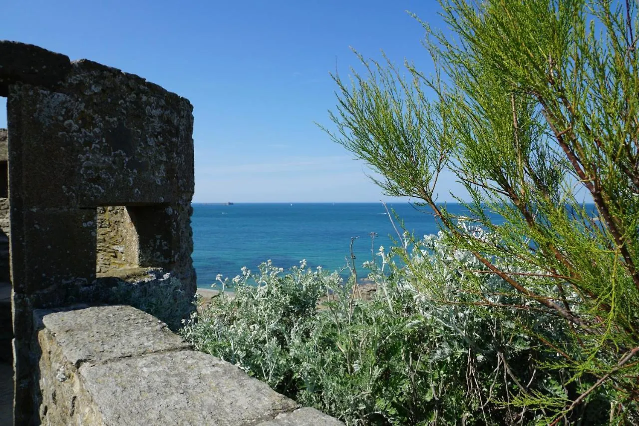B&B Hotel Saint Malo Sud 2*, Saint-Jouan-des-Guerets